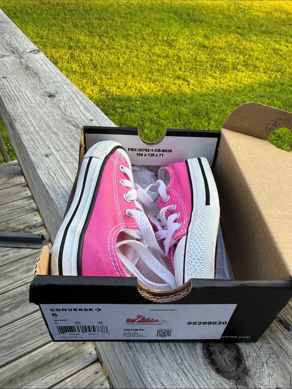 Converse Kids Pink Canvas Low-Top Sneakers with White Toe Cap